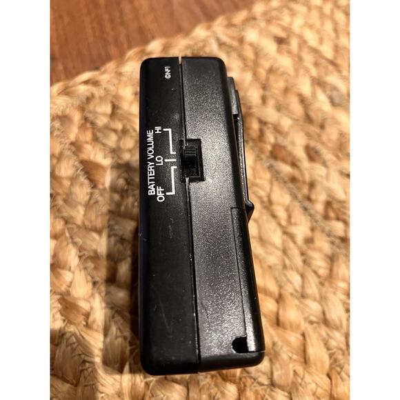 Dean Portable Bass In A Box, Practice Guitar Amp, Use With Headphones - Picture 5 of 6